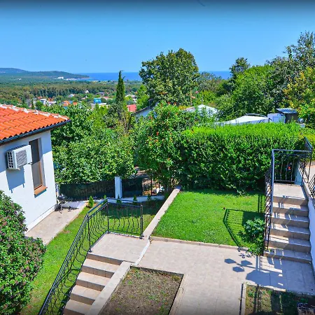 Aspen Guest house 4*